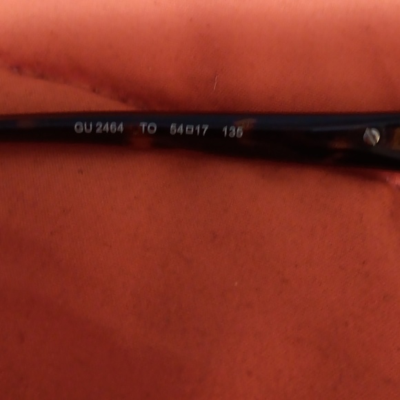 Guess frames and case - Picture 3 of 5